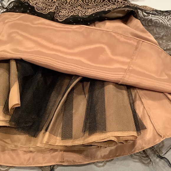 Adrianna Papell Formal Mini Dress Size 12P VNeck Black Beaded Lace Overlay - Picture 13 of 15